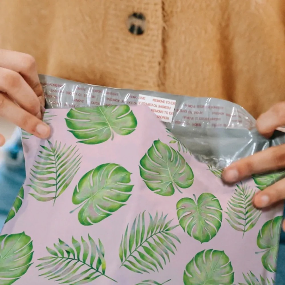 25 10X13 Poly Mailers Palm Leaves, Shipping Envelopes PRICE IS FIRM - Picture 13 of 16